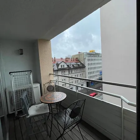 Mr And Mrs Bright 5 Apartma Ljubljana